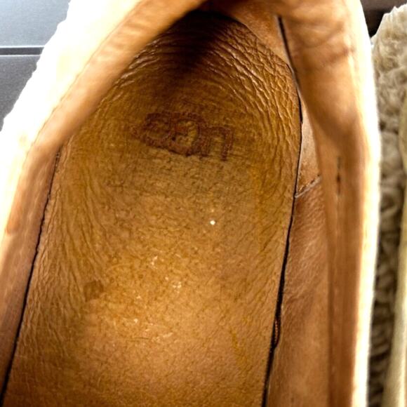 UGG Women’s 8 Ricci beige Faux Fur and suede Slip-On Leather Casual Sneakers - Picture 9 of 9